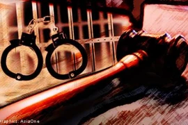 "Yêu râu xanh" quấy rối bé gái 12 tuổi trên xe buýt