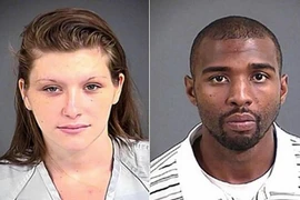 Thản nhiên "mây mưa" ngay tại siêu thị đông người