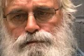 Đội lốt ông già Noel sàm sỡ gái trẻ