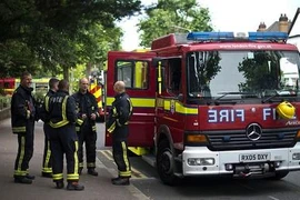 “Cậu nhỏ” bị mắc kẹt trong lò nướng bánh 