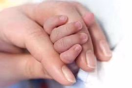 Hãi hùng mẹ giết con vừa sinh