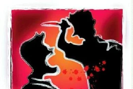 Nhập viện vì bị bạn tình đồng tính cắt “của quý”