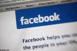 Ông ngoại bán cháu trai trên Facebook