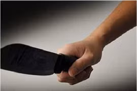 Mưu sát chồng ngay tại phòng xử ly hôn