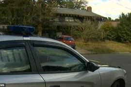 Bố tiêm heroin vào người con trai để hoãn li hôn 