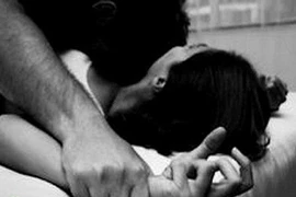 Ấn Độ: Bố 40 tuổi cưỡng hiếp con gái tuổi teen