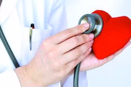 Mắc bệnh vảy nến làm tăng nguy cơ suy tim