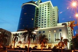 Bị người mẫu từ chối "quan hệ", nam thanh niên nhảy lầu tự tử