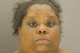 Mải lướt Facebook, bé gái 3 tuổi chết đuối vẫn không hay