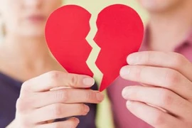 Lý do không nên làm bạn với người cũ