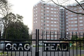 Cặp vợ chồng già nhảy lầu vì không muốn vào nhà dưỡng lão