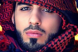 Được tặng cả một chiếc Mercedes vì đẹp trai