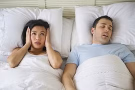Quyết ly hôn vì chồng cứ đặt lưng là ngáy