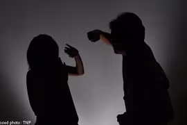 Đòi ly hôn vì chồng có “nhu cầu” quá cao