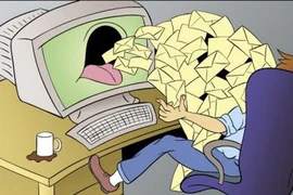 Nam hộ lý gửi 180 email/ 3 ngày để quấy rối tình cũ