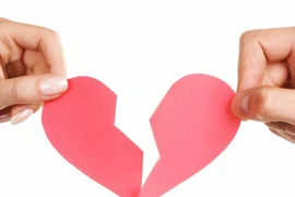 Ly hôn vì chồng không chịu diễn sex… như tiểu thuyết