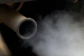 Khói xe làm tăng nguy cơ sinh con mắc dị tật bẩm sinh nguy hiểm