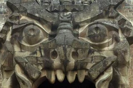 Dụ dỗ phụ nữ “mây mưa” để trừ tà