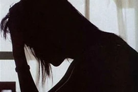 Bà mẹ 2 con bỏ trốn cùng “phi công trẻ” 16 tuổi