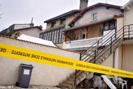 Chồng không ngờ vợ giấu xác trẻ sơ sinh trong tủ lạnh