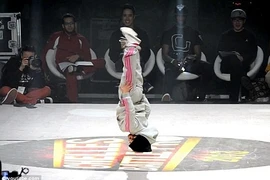 Ngả mũ trước màn trình diễn cực đỉnh của B-girl 6 tuổi
