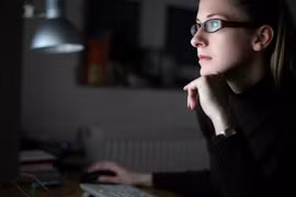 Làm ca đêm trong thời gian dài làm tăng nguy cơ ung thư vú