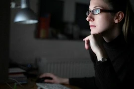 Làm ca đêm trong thời gian dài làm tăng nguy cơ ung thư vú