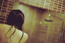 Ba tháng liền quay trộm hàng xóm sinh hoạt