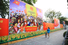 Hà Nội trang hoàng rực rỡ trước ngày bầu cử