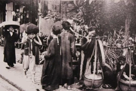 Những món quà đêm xa xưa của phố cổ Hà Nội 