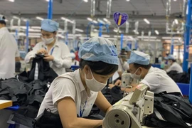 Người lao động có thể khiếu nại hoặc khởi kiện ra tòa án nếu bị ép viết đơn xin nghỉ việc 