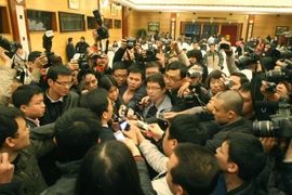 Sức khỏe, thiết bị, may mắn và độ “lỳ” khi tác nghiệp chốn nghị trường