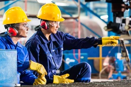 Quy định pháp luật về việc ký kết lại hợp đồng lao động 