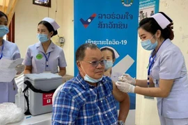 Lào: Người dân Thủ đô Vientiane tiêm đủ 2 mũi vaccine được tự do đi đến các tỉnh khác 