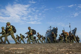 Chung sức đáp trả mạnh mẽ sự phi pháp và phô trương sức mạnh của Trung Quốc ở Biển Đông