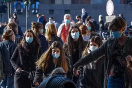 Tổ chức Y tế thế giới lo ngại về biến chủng mới virus SARS-CoV-2 có nguy cơ lan rộng 