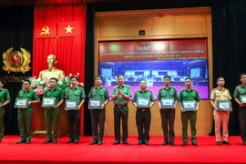 Bộ trưởng Bộ Công an Tô Lâm gặp mặt động viên gần 400 cán bộ tăng cường về xã biên giới, trọng điểm 