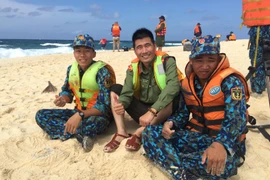 Tết đất liền nhớ Tết trùng dương