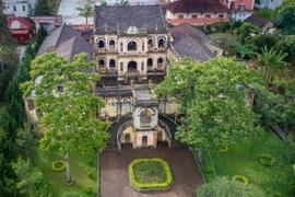 Khám phá dinh thự xa hoa nhất vùng “cao nguyên trắng” 