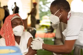 Thế giới chung tay thu hẹp khoảng cách tiếp cận vaccine Covid-19