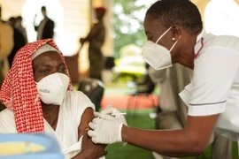 Thế giới chung tay thu hẹp khoảng cách tiếp cận vaccine Covid-19
