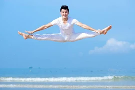 Ca sĩ Phi Hùng tiết lộ cơ duyên 12 năm gắn bó với nghề múa 