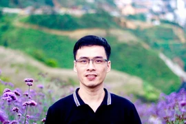 Gồng lên để sống qua đại dịch, thấy cả yêu thương lẫn phẫn nộ...