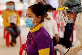 Campuchia: Dịch Covid-19 lan khắp 25 tỉnh, thành, phong tỏa khu vực giáp biên giới với Việt Nam