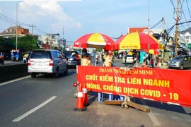 Tuân thủ nghiêm biện pháp chống dịch để ngăn chặn, kiểm soát Covid-19