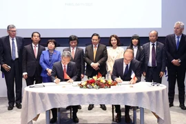 Đề nghị Tập đoàn Sanofi hợp tác nâng cao năng lực y tế và phát triển ngành công nghiệp dược của Việt Nam 