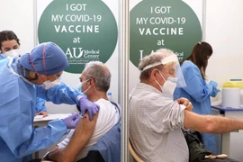 Cuộc chiến với tin giả và vaccine Covid-19 trôi nổi trên không gian mạng 