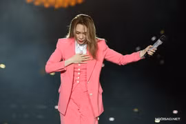 Hàng loạt nghệ sĩ thiệt hại vì phải hủy sô diễn do Covid-19