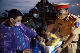 Bảo đảm đưa đón người dân về quê chu đáo, an toàn giữa đại dịch 