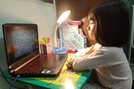 Đừng là gà công nghiệp giữa chốn thị thành 